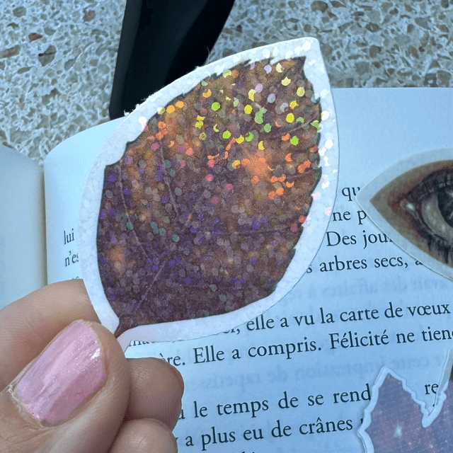 Sticker holographique "Feuille d'automne"