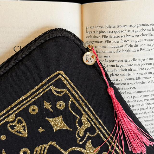 Protection d’Ipad ou livre A5 « Grimoire Lover »