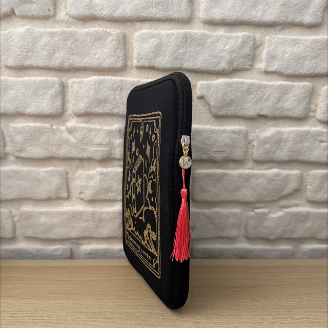 Protection d’Ipad ou livre A5 « Grimoire Lover »